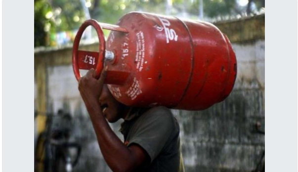 122 रुपए सस्ता हुआ LPG सिलेंडर, 1 ज