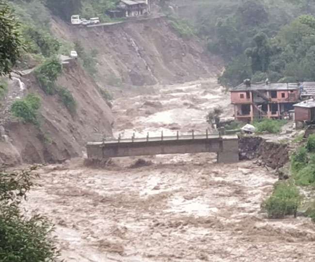 चमोली में ग्लेशियर टूटने से धौलीगंग