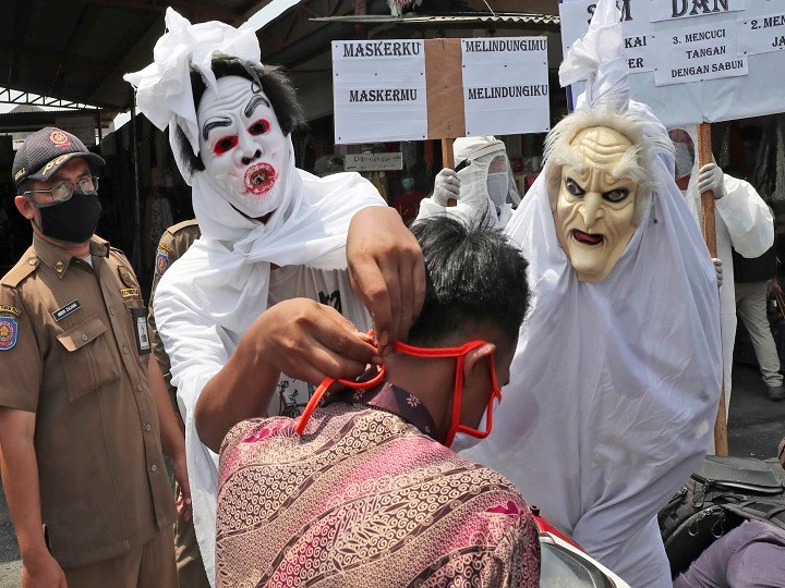 सात हफ्तों की गिरावट के बाद कोरोना 