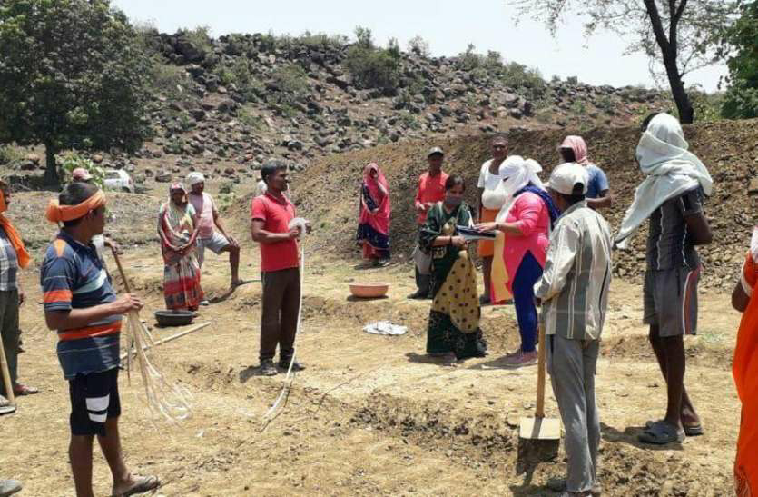 प्रवासी श्रमिकों को रोजगार उपलब्ध क