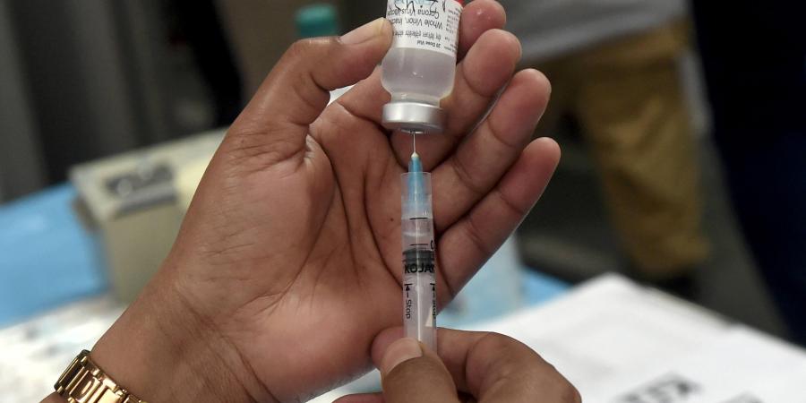 COVID vaccine लेने से पहले और बाद म