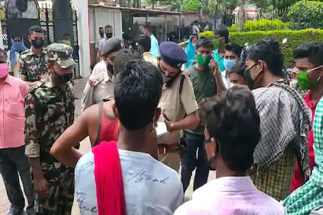 बॉर्डर पर नेपाल पुलिस की अंधाधुंध फ