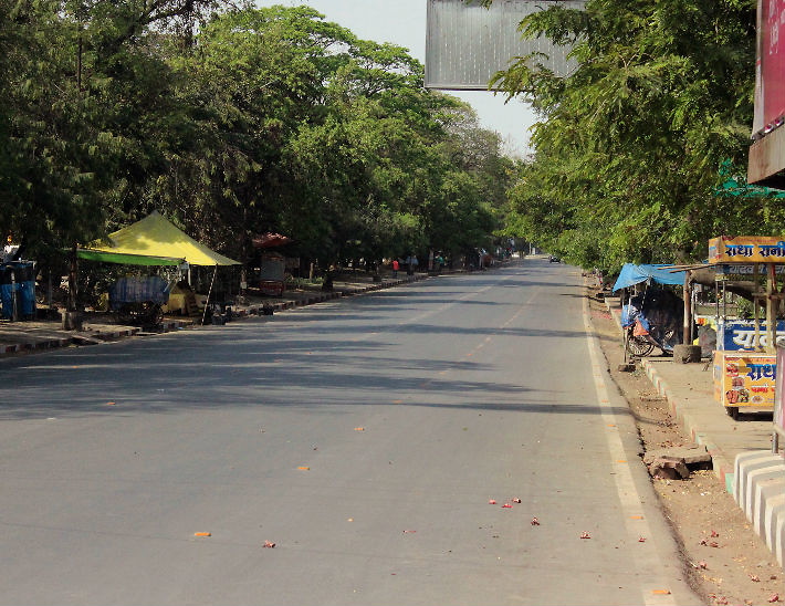 भोपाल, जबलपुर में लगा कर्फ्यू ; मध्