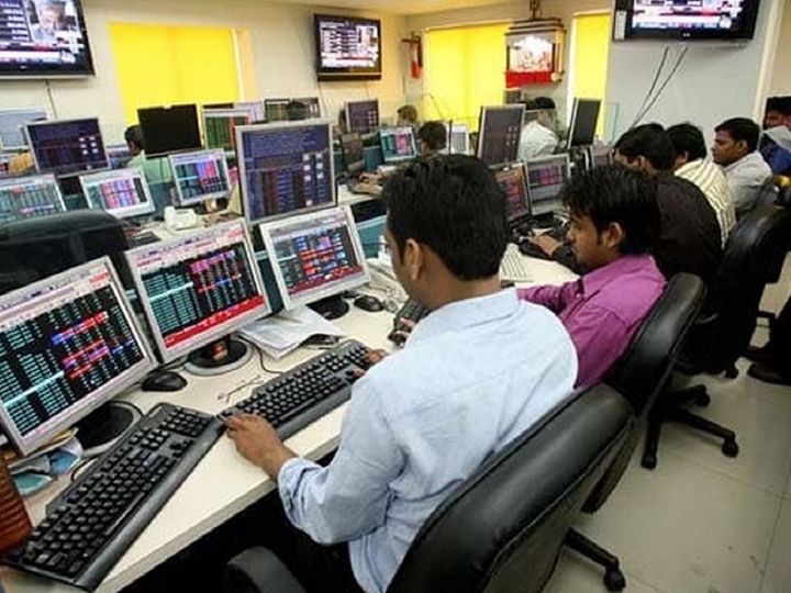 BSE सेंसेक्स में 214 अंकों की गिराव