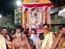 गुंडिचा मंदिर में भगवान से मिलने आई